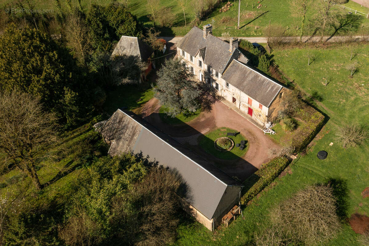 Maison à SAINT-DENIS-LE-GAST