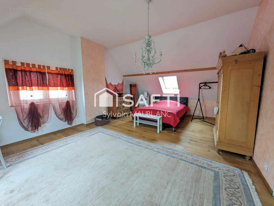 Maison à LONS-LE-SAUNIER