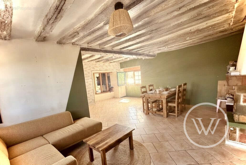 Maison 137 m² à Saint-Christophe-Du-Jambet  - photo 5