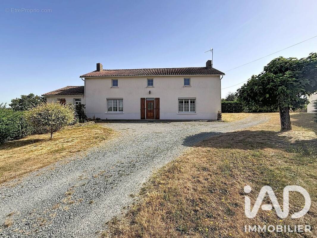 Photo 1 - Maison à SAINT-AUBIN-LE-CLOUD