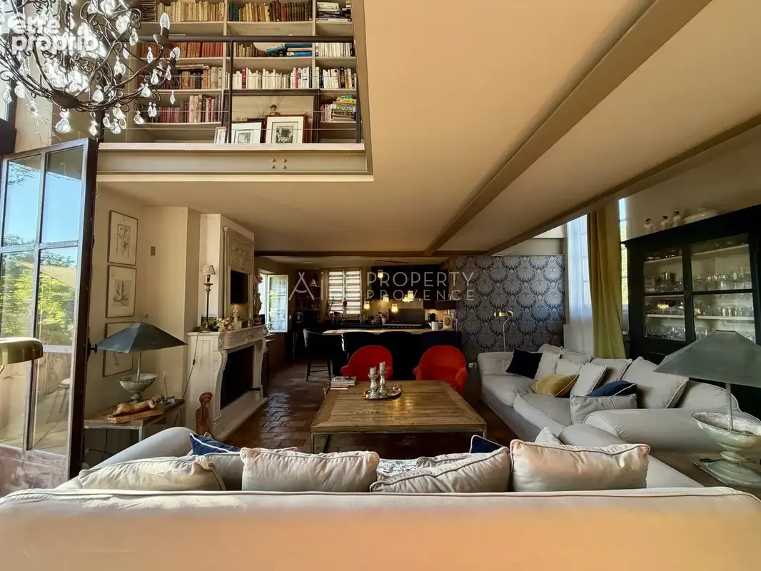Maison 8 pièces 223 m² à vendre à Lambesc (13410) - photo 6