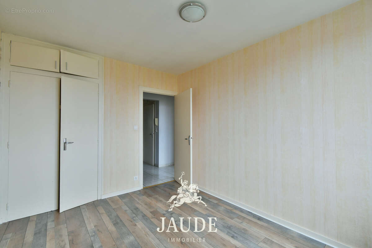 Appartement T3 de 62 m2 en DERNIER ÉTAGE avec balcon, parking et 2 caves   Quartier République / Stade Marcel- - photo 7