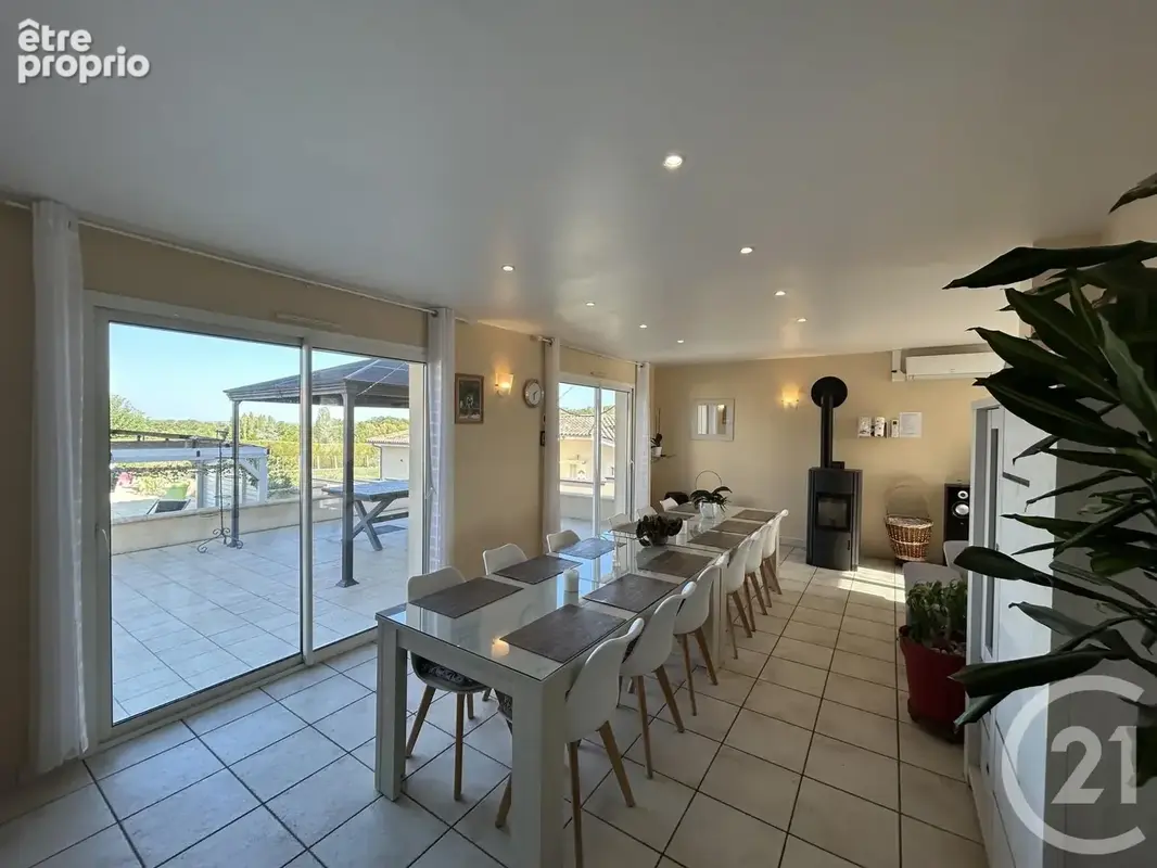 Maison 6 pièces 150 m² à vendre à Saint-Martin-De-Laye (33910) - photo 3