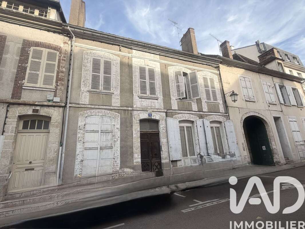 Appartement 200 m² à Sens  - photo 2