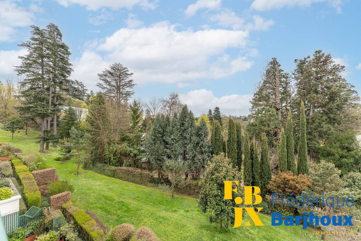 Appartement à CHARBONNIERES-LES-BAINS