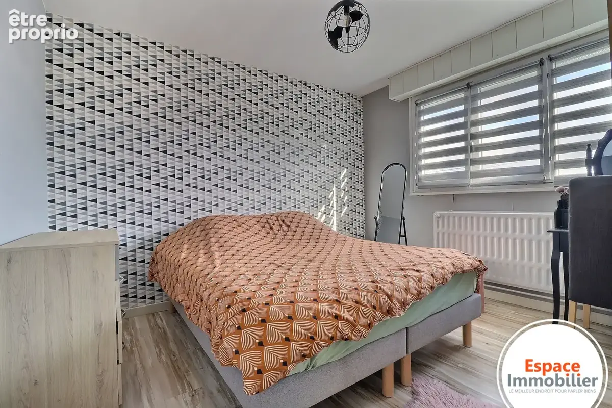 BOUCHAIN  Emplacement recherché proche écoles ! Charmante maison familiale de 106 m2 avec véranda et  jardin - photo 6