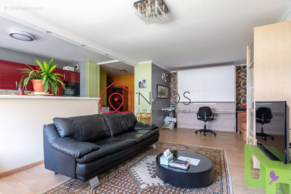 Appartement à PARIS-14E