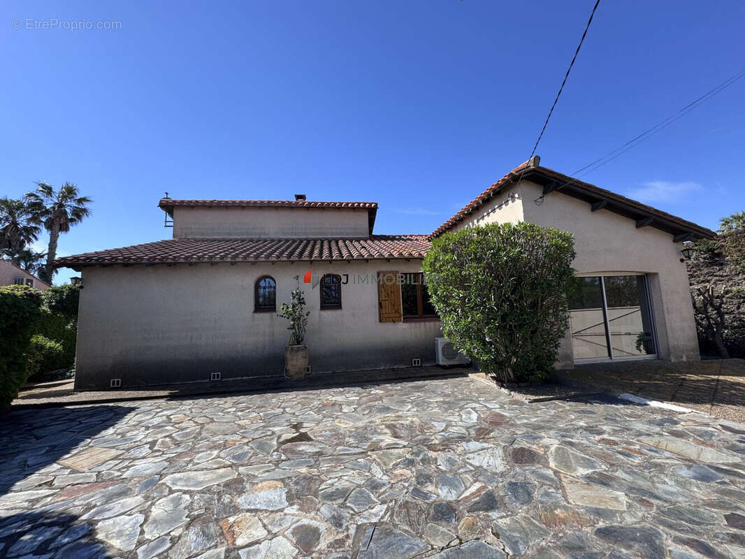 Maison à SAINT-HIPPOLYTE