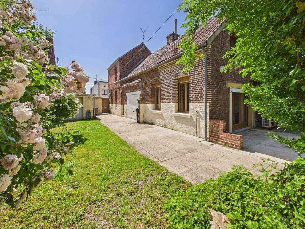 Maison à DOUCHY-LES-MINES