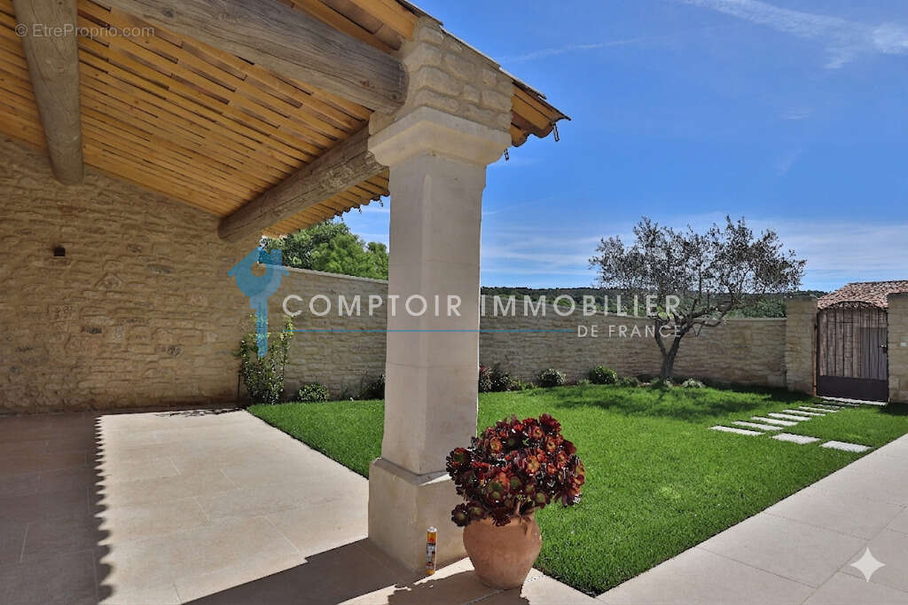 Maison à GORDES