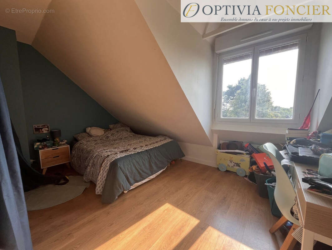 Propriété T7 1421 m2 avec sous-sol complet (100 m2) et 4 200 m2 de terrain - photo 8