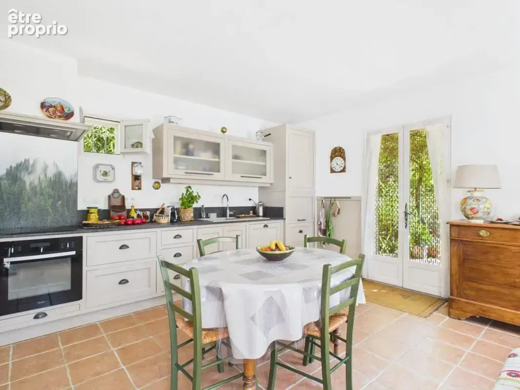 Bédoin, charmante maison nichée dans un écrin de verdure - photo 3