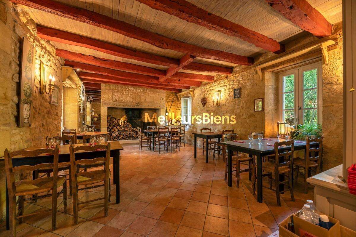 Ensemble immobilier de charme en pierre de 368m2 - photo 4