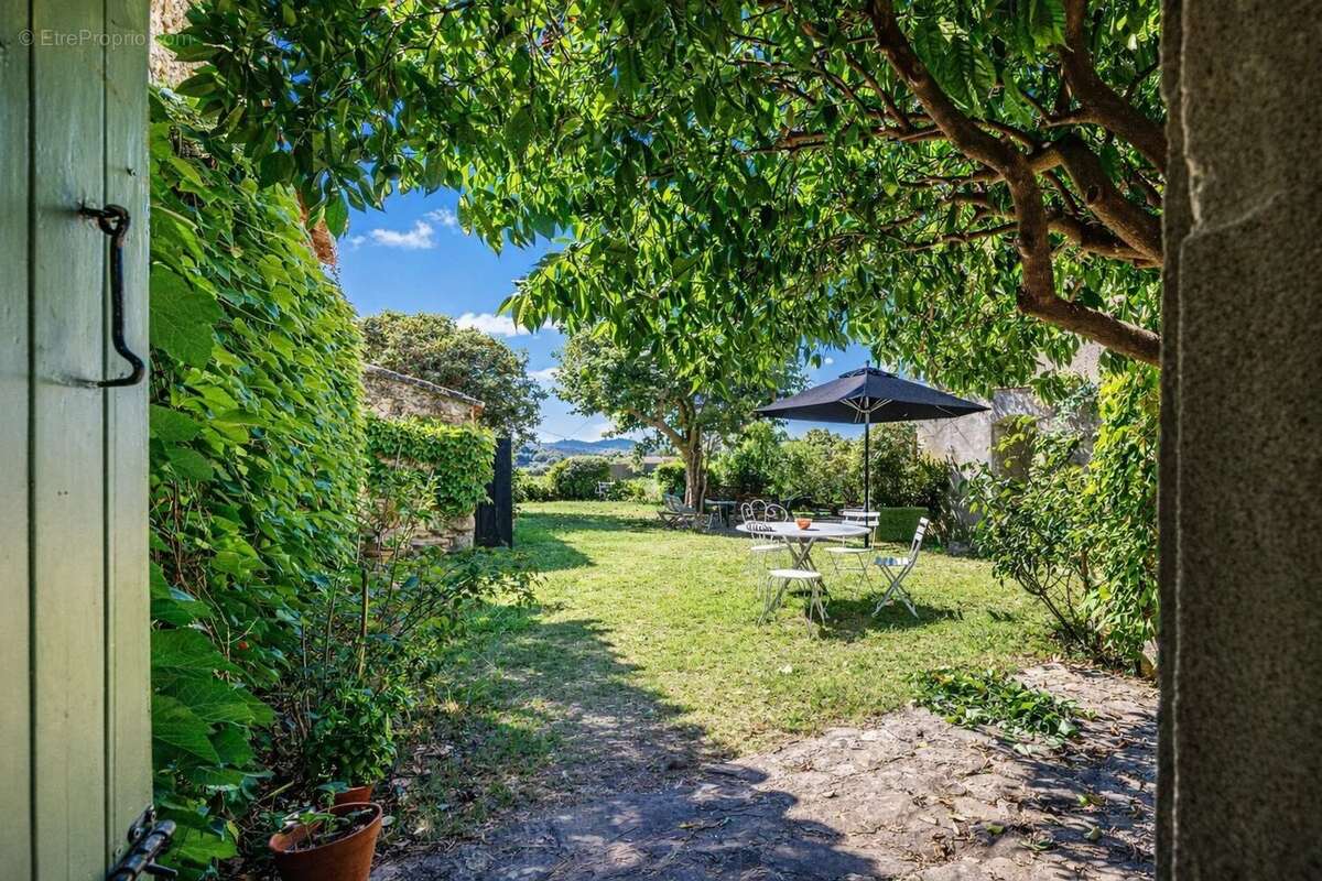 Maison à LE CASTELLET