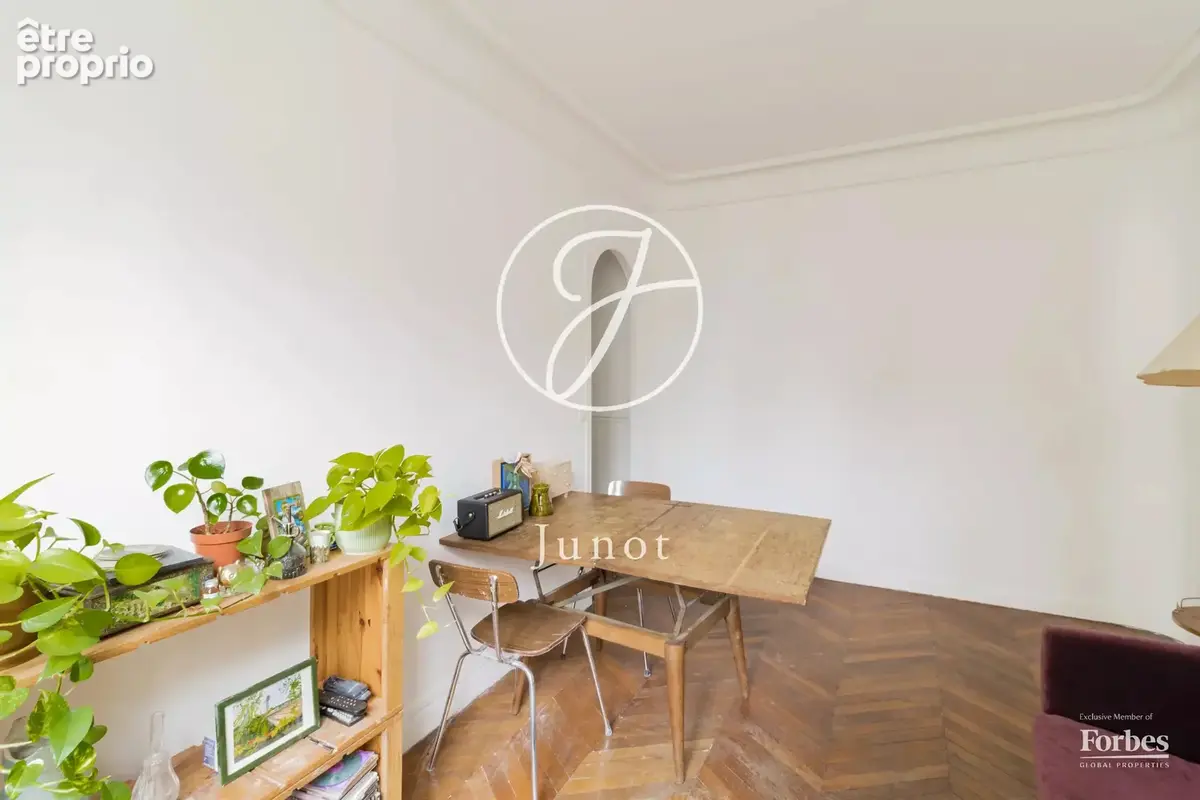 Paris 18ème - MONTMARTRE / HAUT LEPIC - Appartement - 3 pièces - 49,41m² Carrez - 53,52m² au sol - Balcon 2m² - photo 15