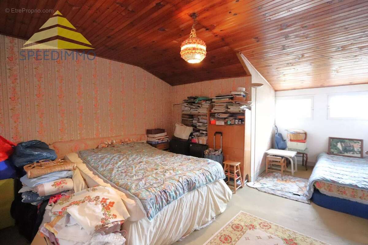 Maison à MANDRES-LES-ROSES