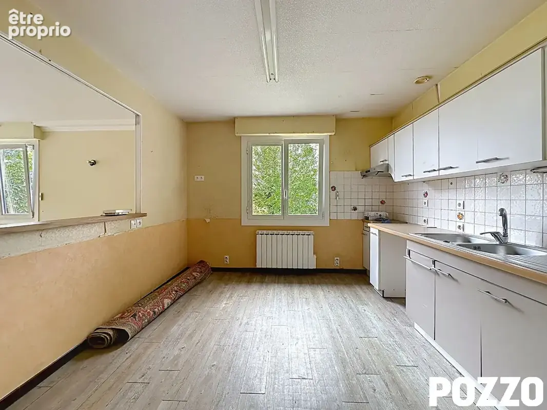 A Vendre - Saint Jean De La Haize - Maison 7 pièce(s) 140.83 m² - sous sol - vie de plain pied - photo 8