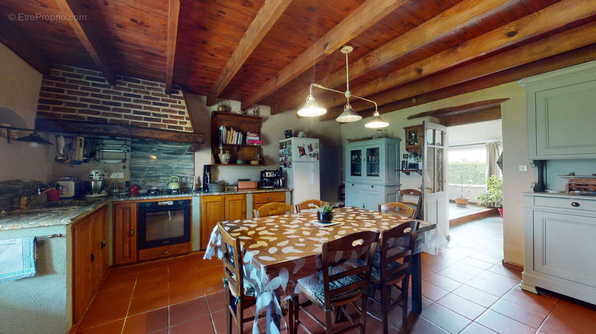 Maison à CHANOZ-CHATENAY