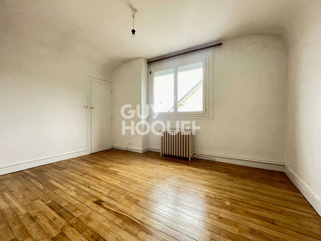 Maison à SAINT-DOULCHARD