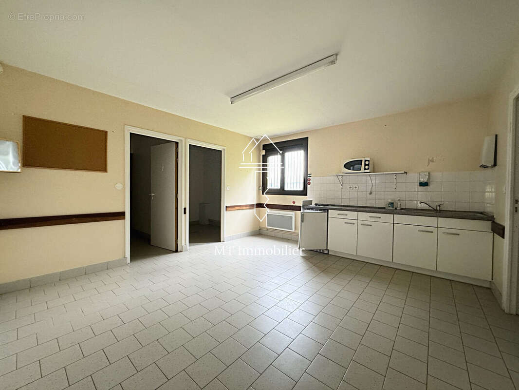 Commerce à BEAURAINVILLE