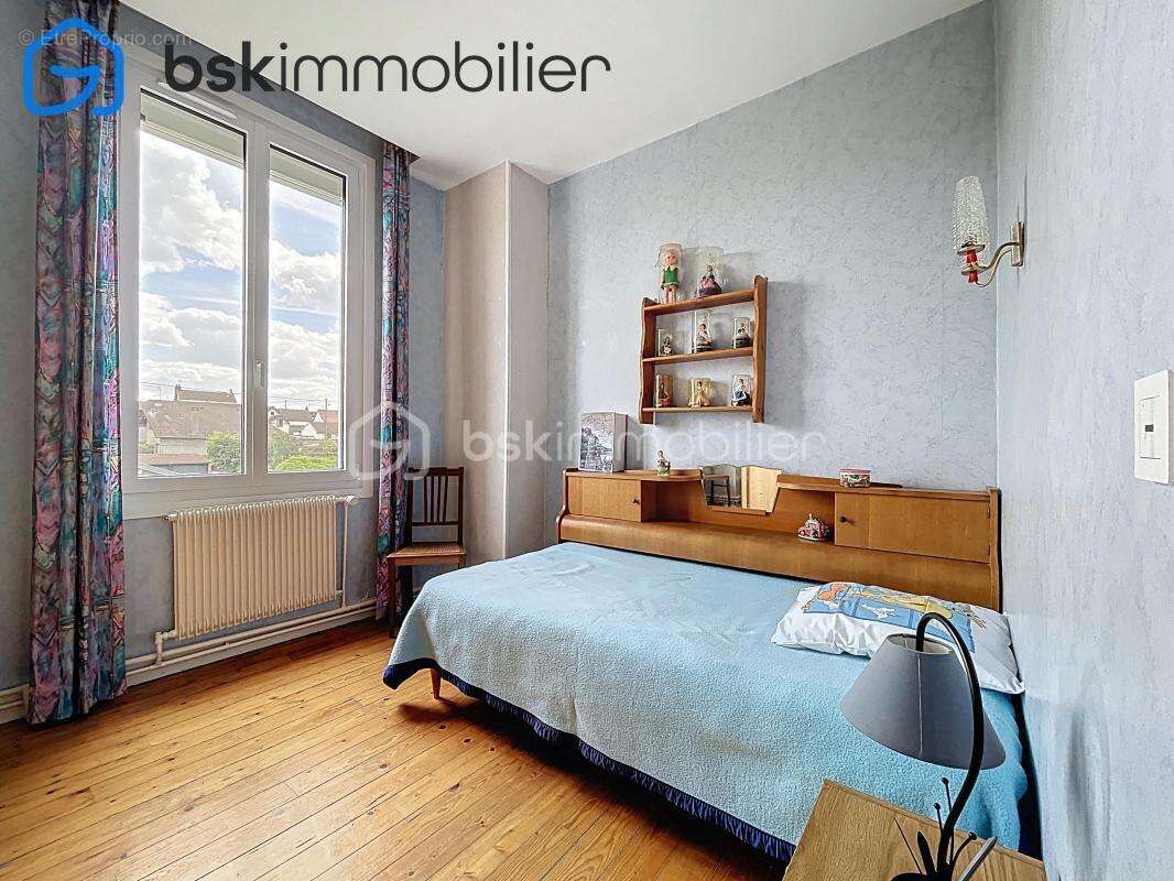 Maison à SAINT-ETIENNE-DU-ROUVRAY