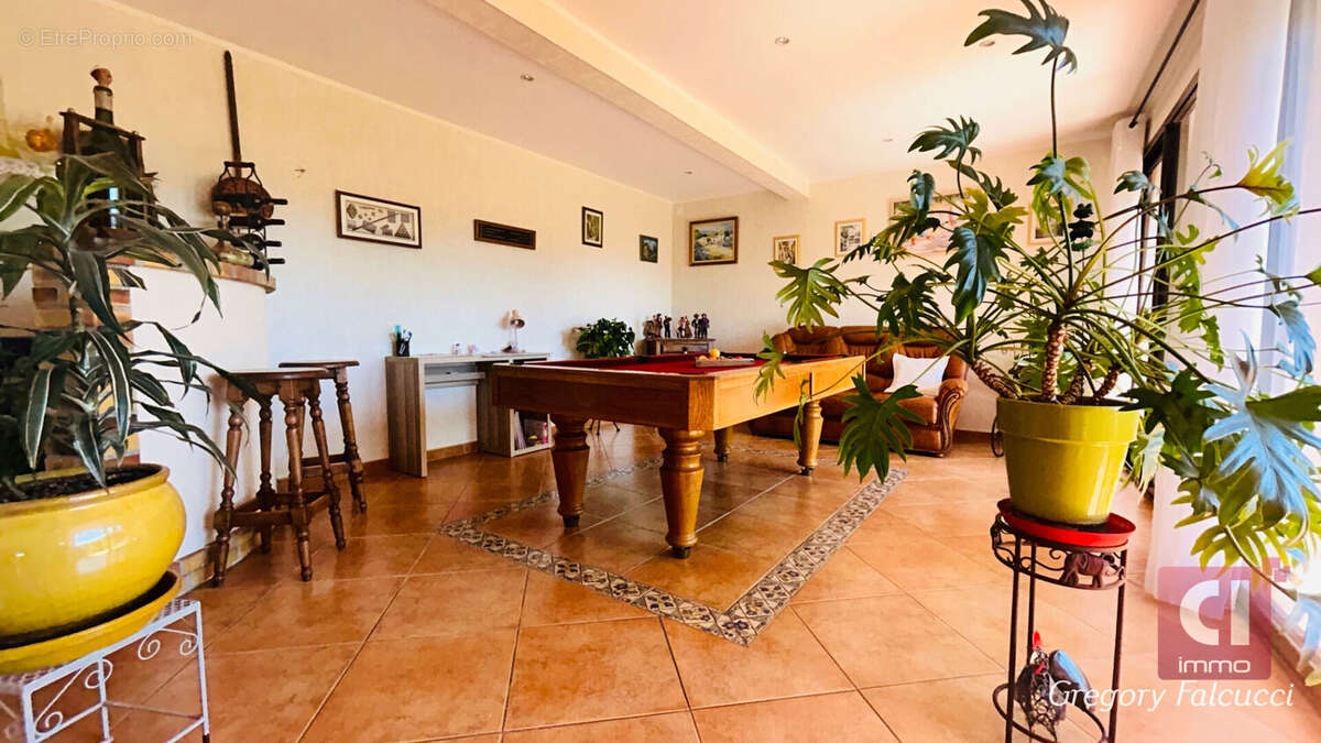 Maison à FLASSANS-SUR-ISSOLE