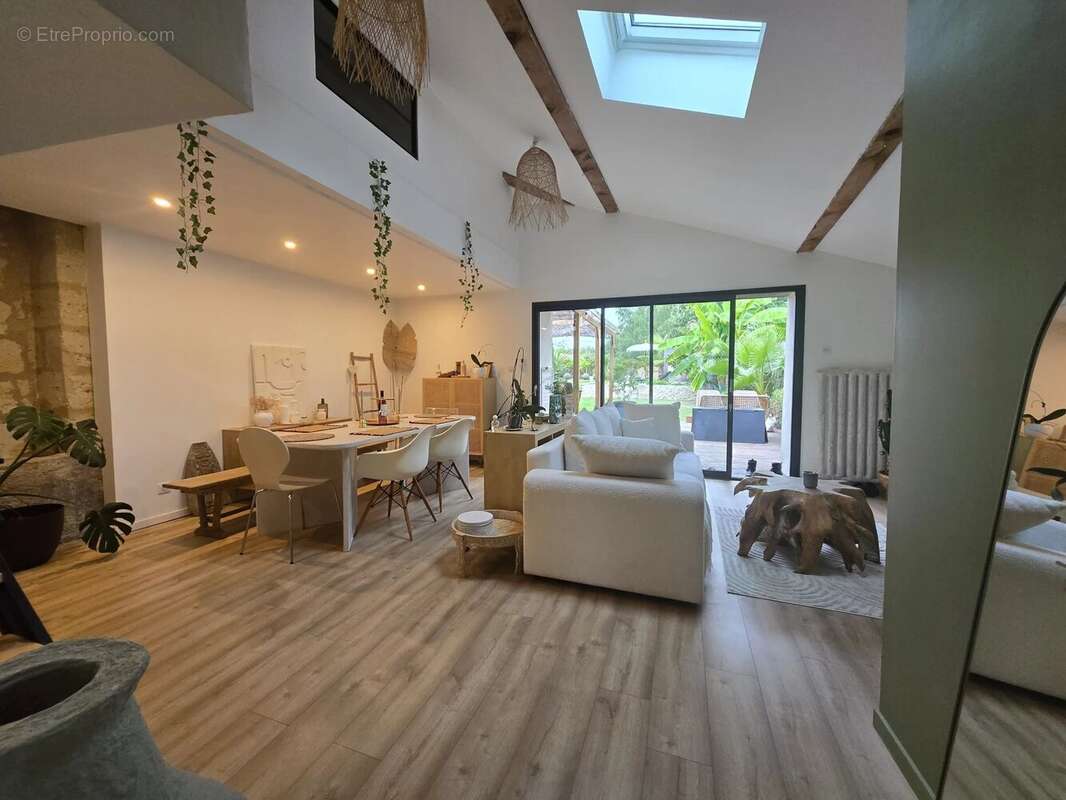 Maison à SAINT-SULPICE-ET-CAMEYRAC