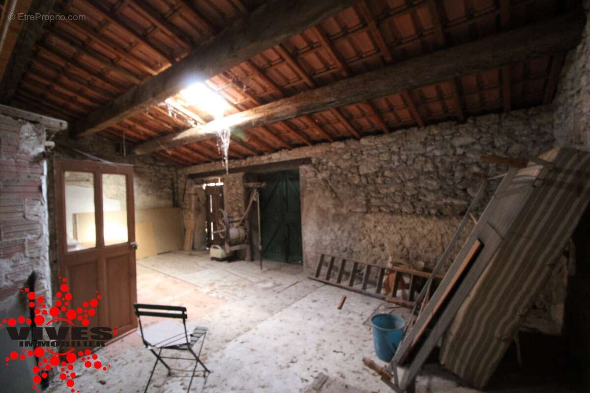 Maison T4 avec garage et extérieurs - photo 7