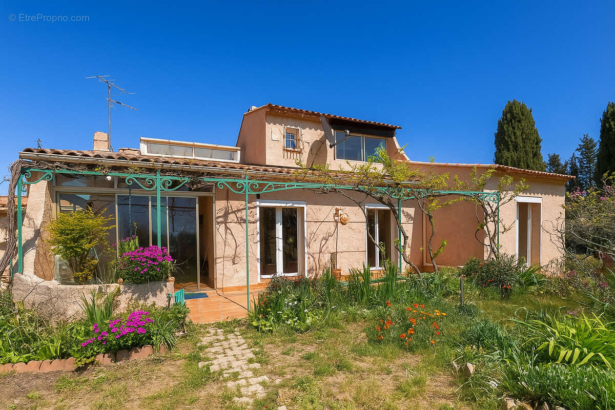 Maison à CUERS