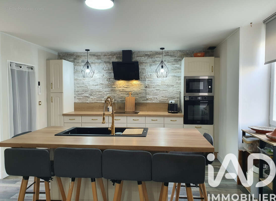 Photo 3 - Maison à CHASSENEUIL-SUR-BONNIEURE