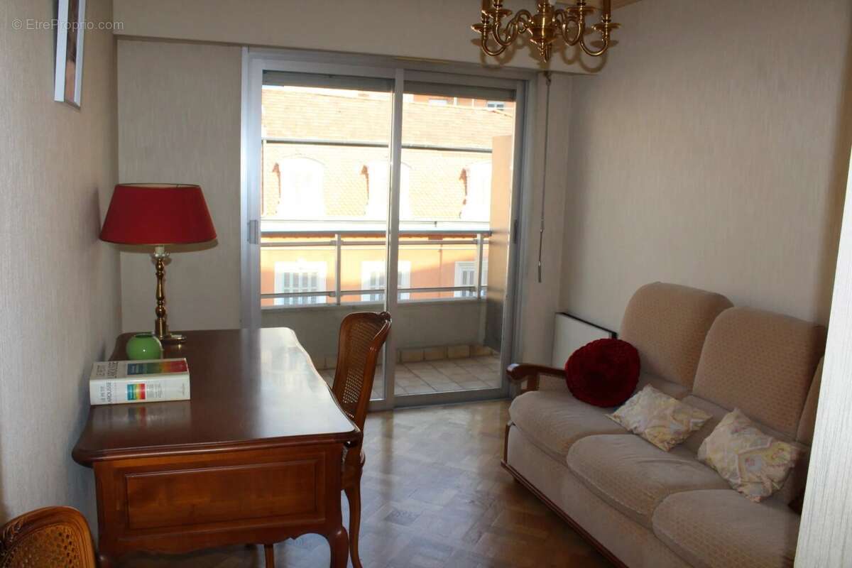 GRASSE, Beau 3 P 70m2 Terrasses vue parking intérieur - photo 11