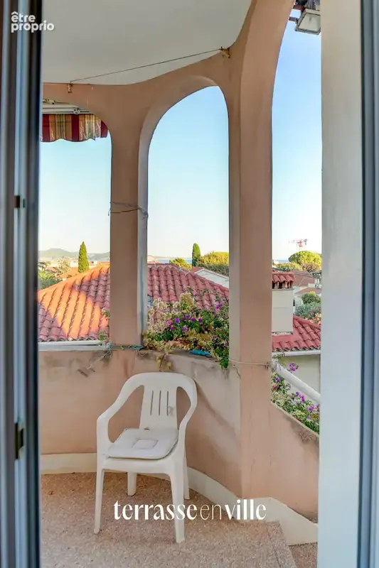 La ciotat - quartier hôpital - appartement 71,5 m2 - terrasse - parkings - vue mer - jardin 267m2 - proche pla - photo 7