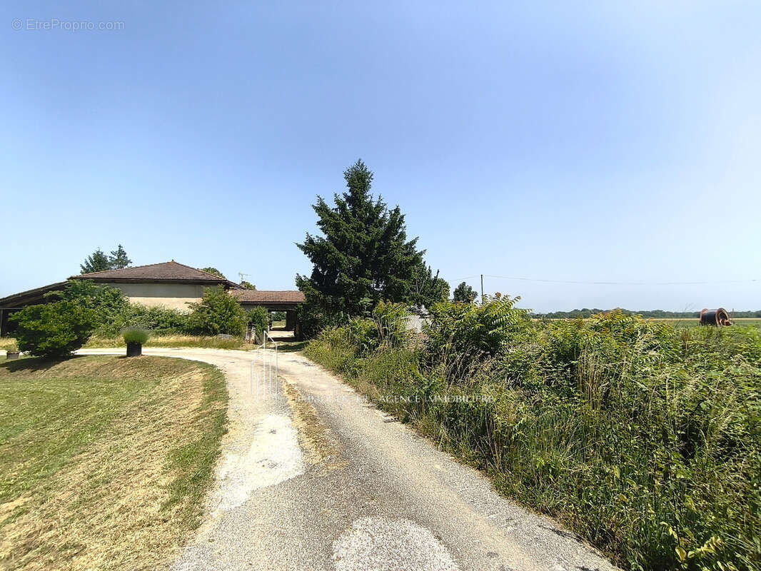 Maison à SAINT-BONNET-DE-CHAVAGNE