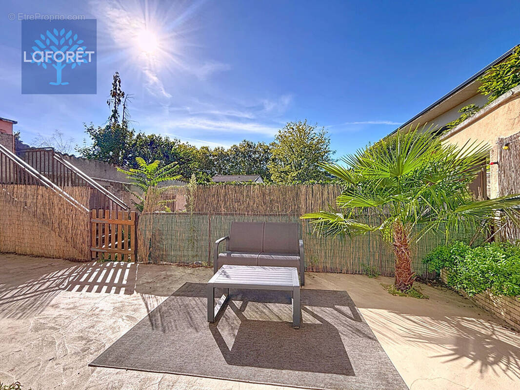 Maison à SAINT-GENIS-LAVAL