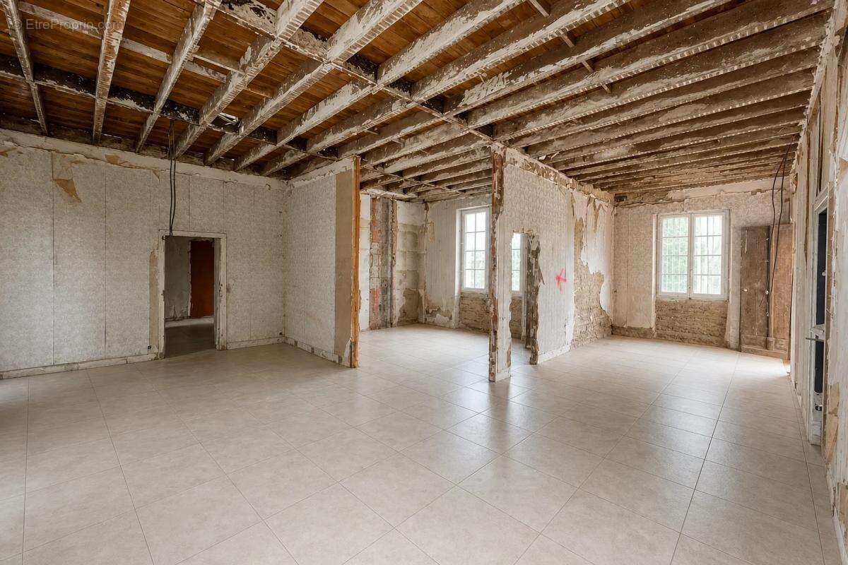 Domaine de caractère à restaurer – 500 m² –3,6 ha – accès rapide - photo 21