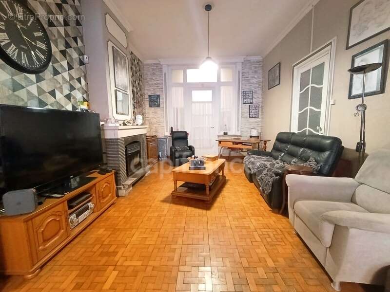  Spacieuse maison bourgeoise de 280 m² – Habitez et générez un revenu locatif avec 50 m² en plus ! - photo 2