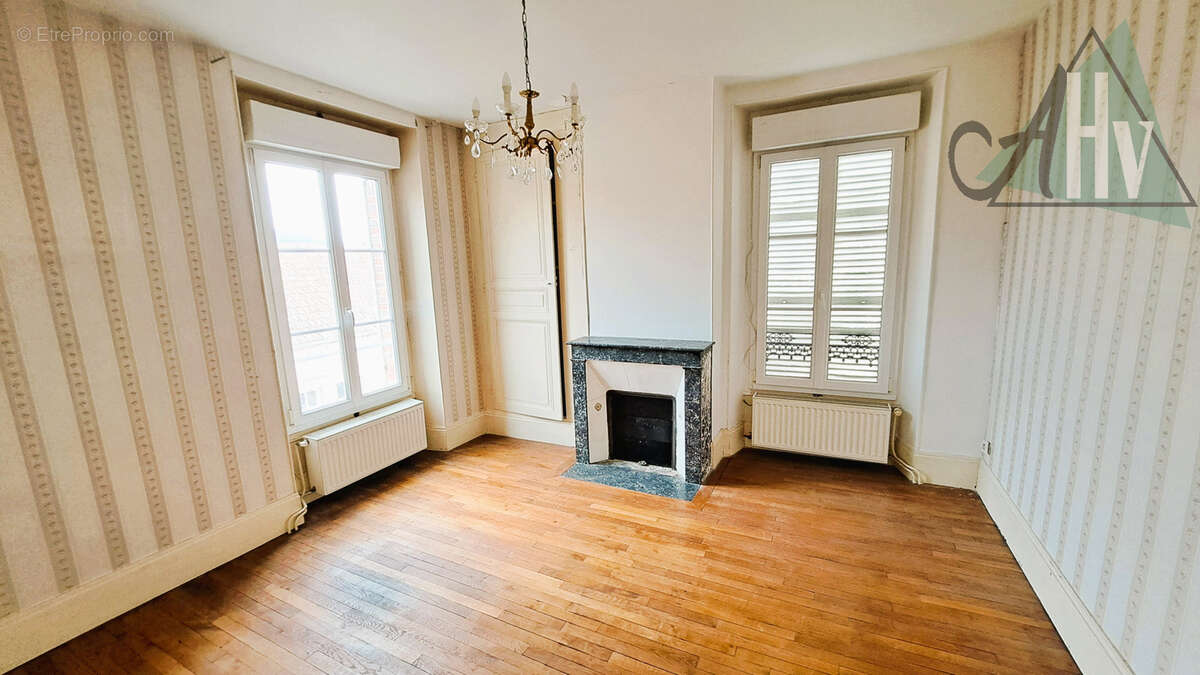 Proche NOGENT SUR SEINE - Grande maison de 150 m2 avec 5 chambres, dépendances et grand jardin - photo 7