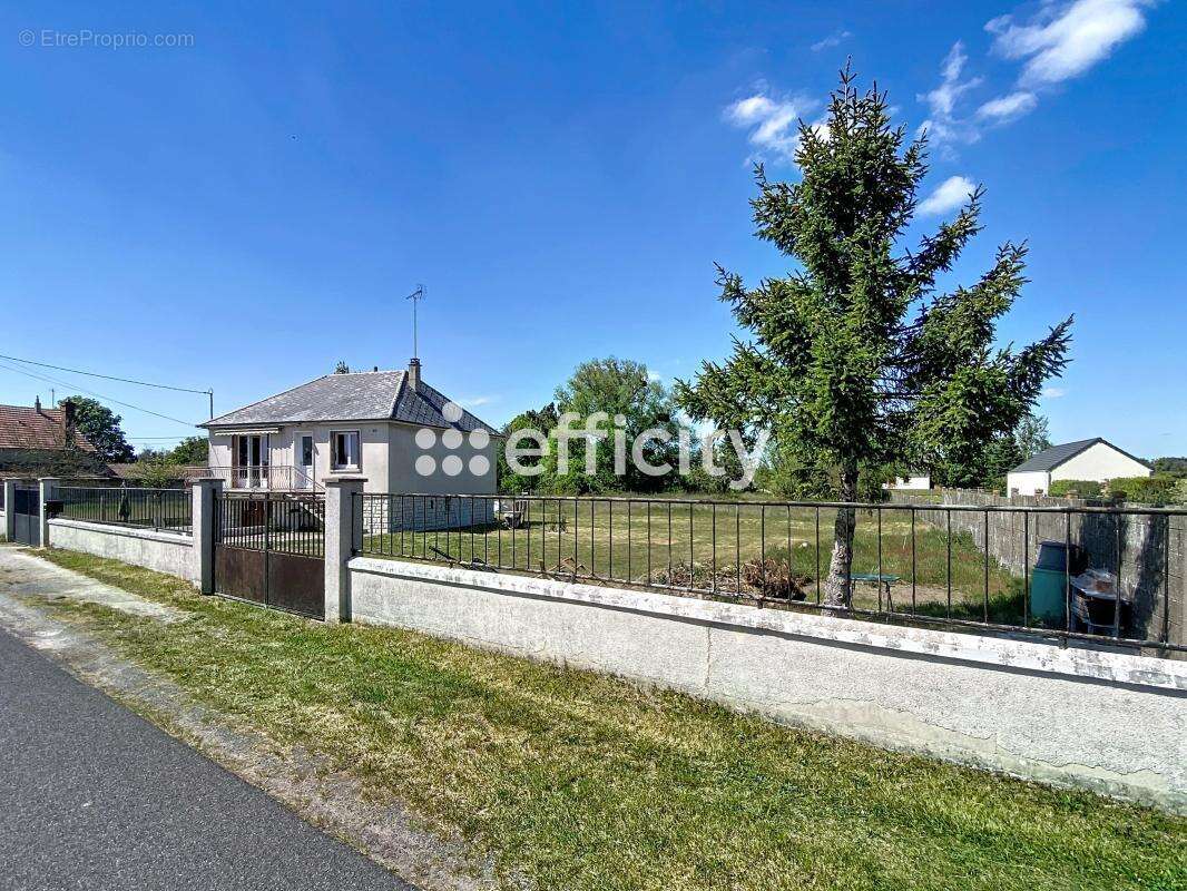 Maison à SAINT-MAURICE-SUR-FESSARD