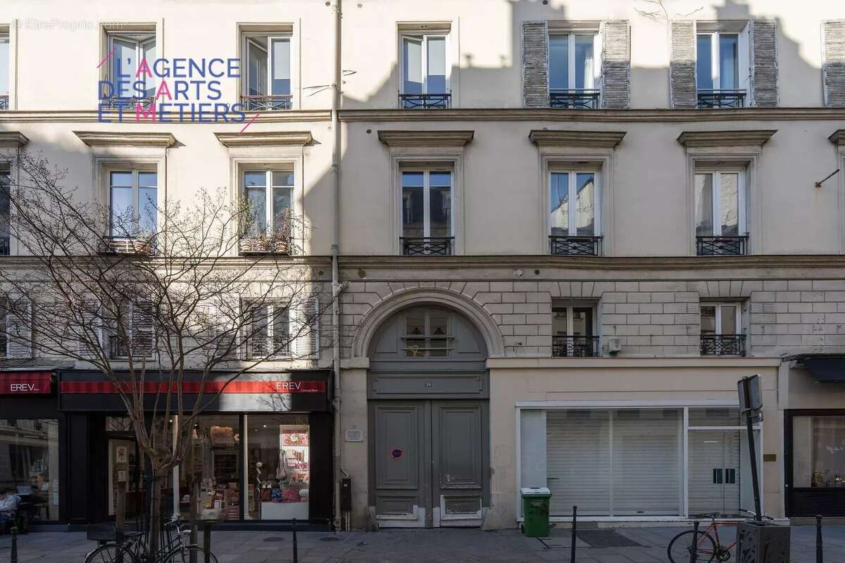 Appartement à PARIS-3E