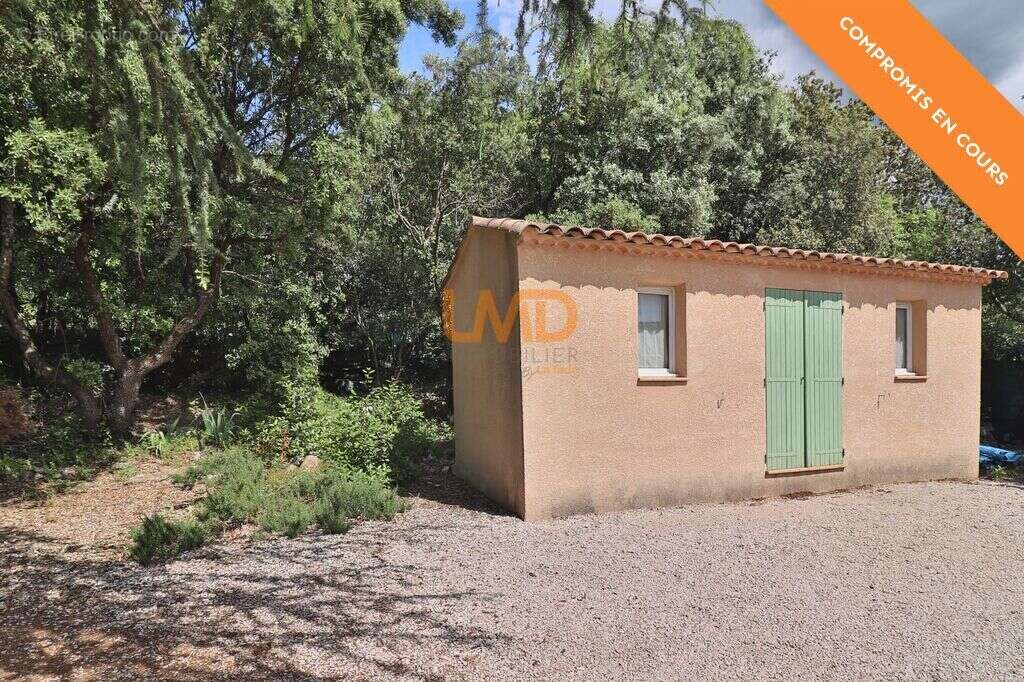 Saint Maximin la Sainte Baume: villa T7 de 155m2 sur terrain 290 - photo 5