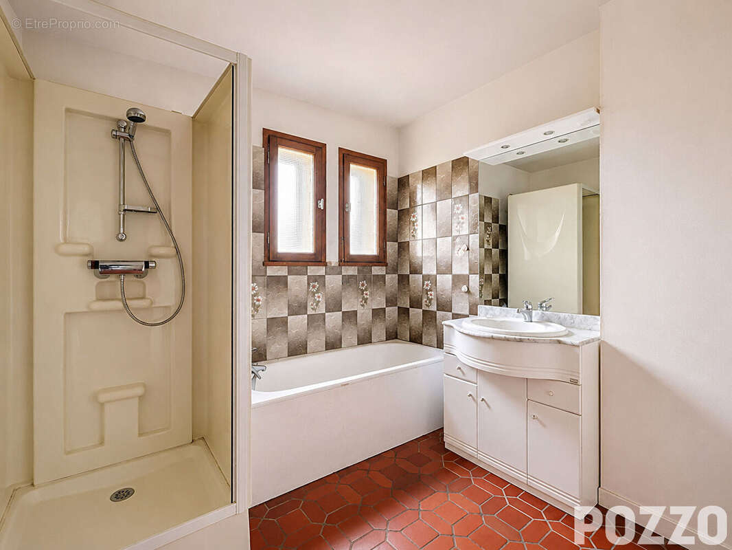 A vendre : Maison de 102m² à rénover à Bréville-sur-Mer (50290) - photo 9