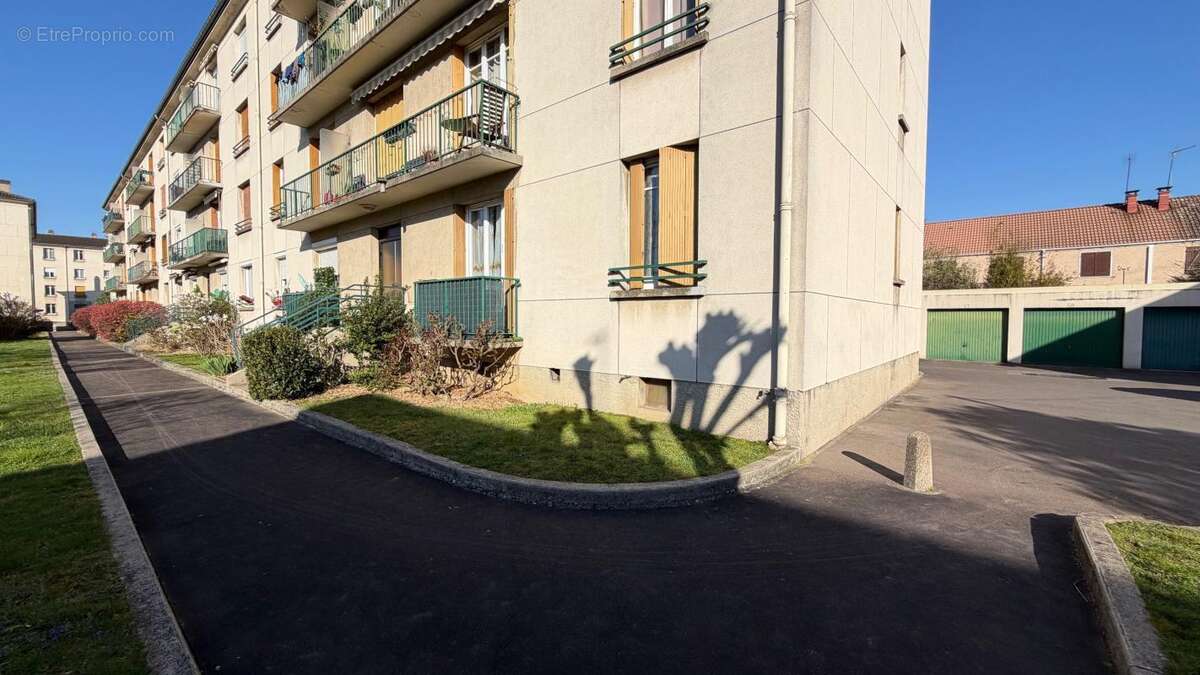 Exclusivité - f3, cave et parking - photo 17