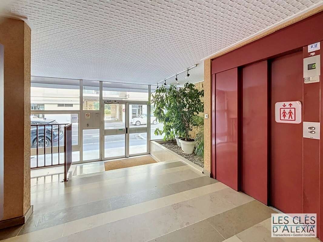 T1 bis 26,54 m² – lyon 7e – rue nicolai -  en exclusivité - photo 8