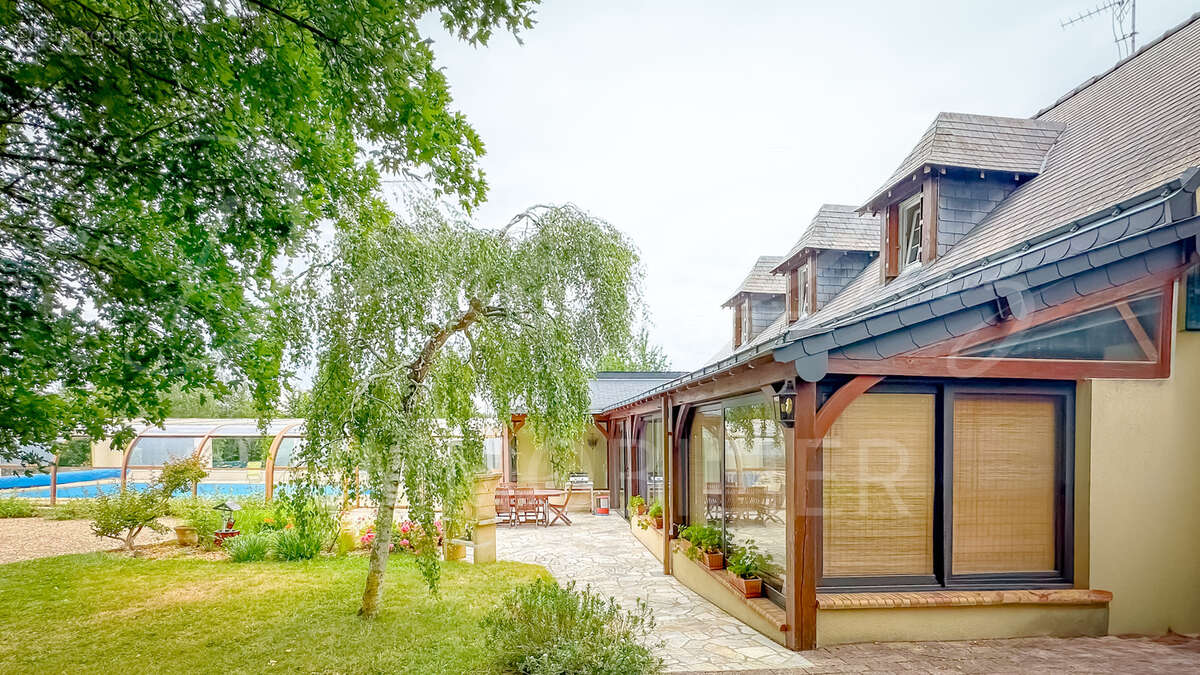 Maison à BRISSAC-QUINCE