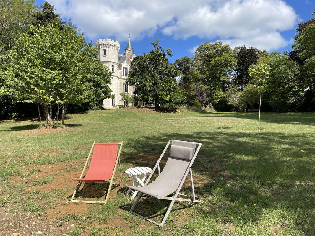 Maison à JAVERLHAC-ET-LA-CHAPELLE-SAINT-ROBERT