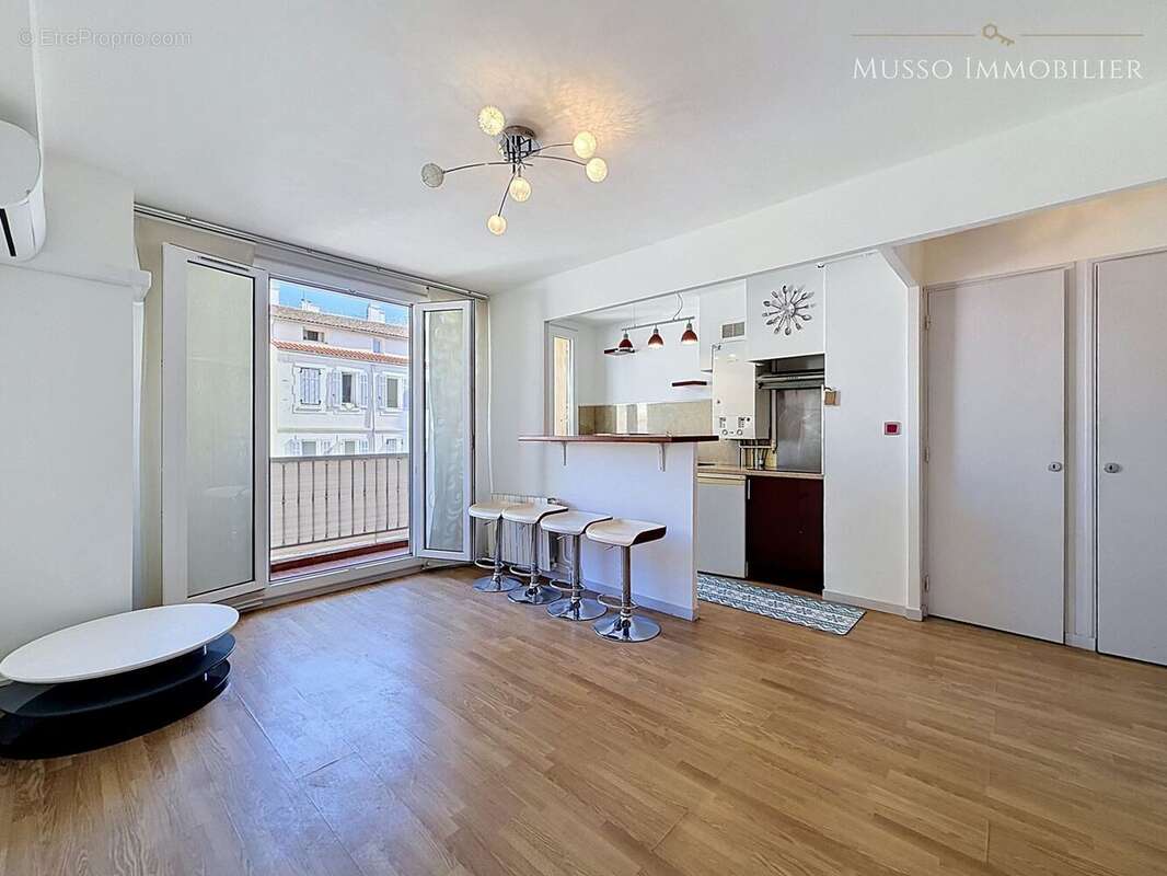 Appartement à MARSEILLE-7E