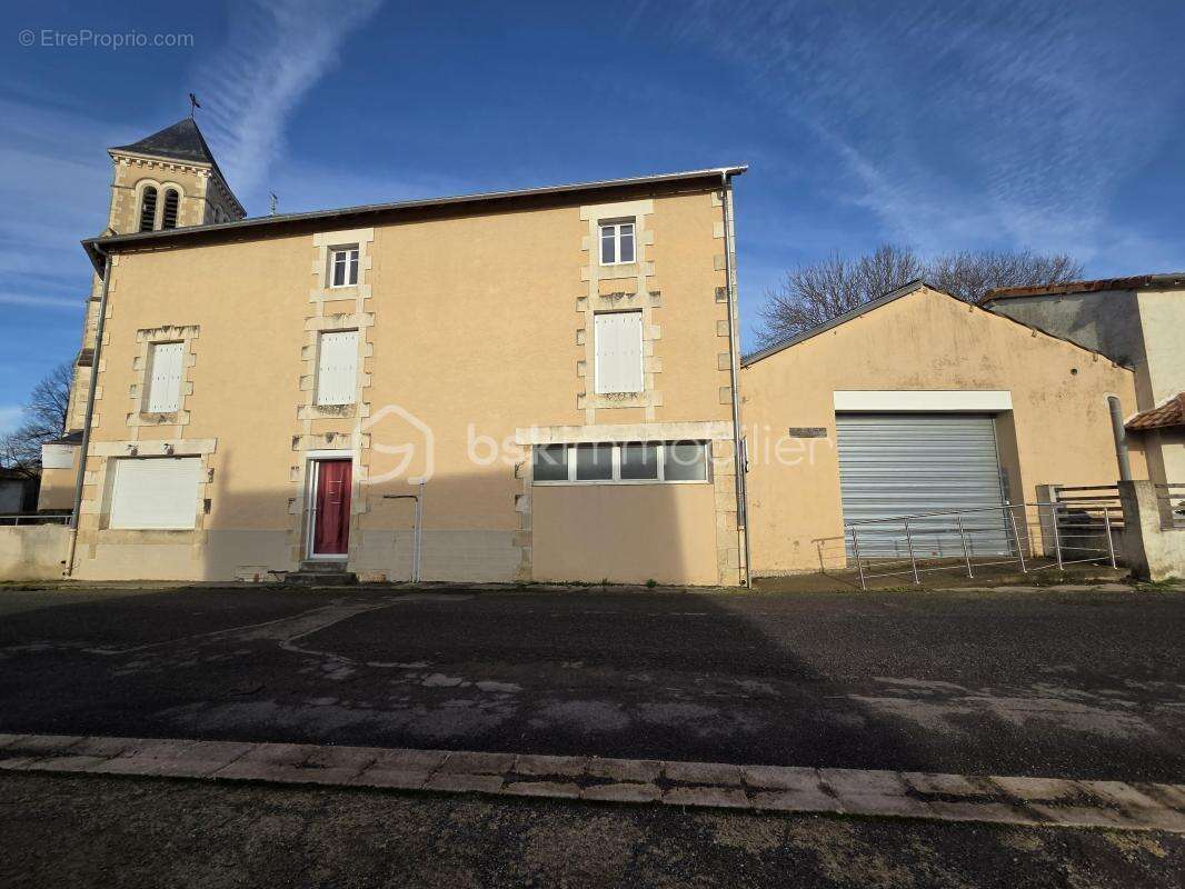 Opportunité exceptionnelle au cœur de Saint-Secondin – Immeuble mixte commerce & habitation - photo 5