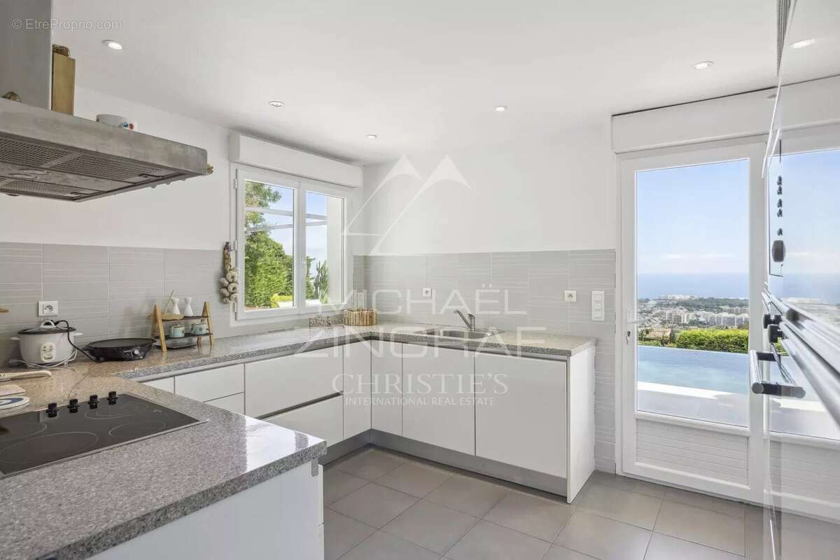 Maison à MANDELIEU-LA-NAPOULE