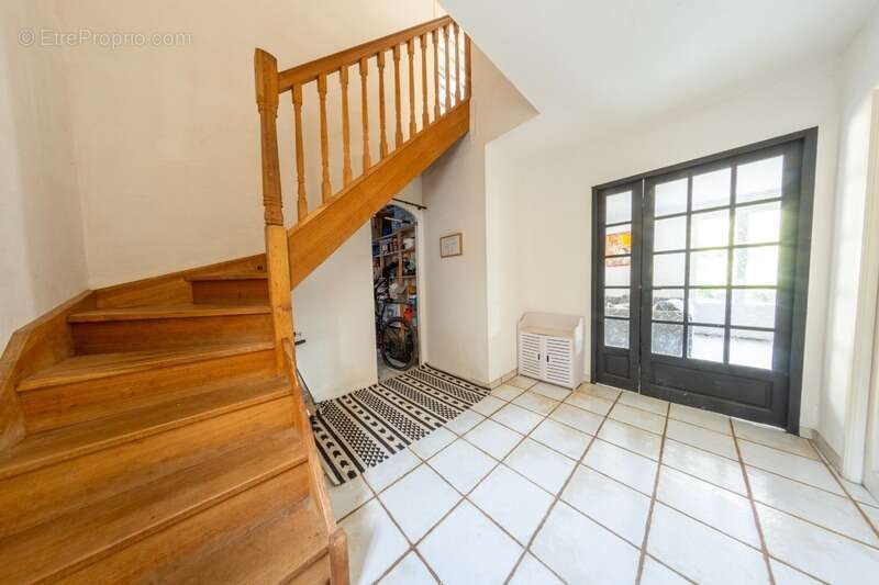 Pardailhan – maison familiale – 5 pièces – piscine – véranda – terrain clos 4973m² – panneaux solaires – calme – climatisation – - photo 10