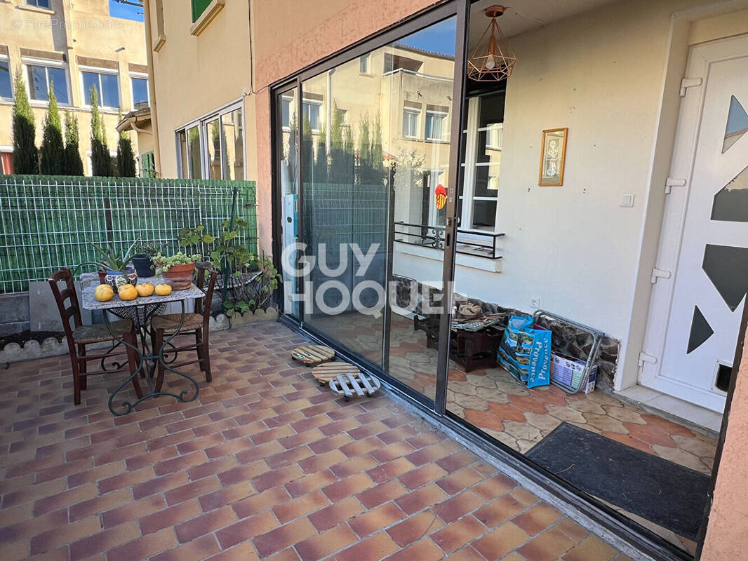 Maison à SAINT-LAURENT-DE-LA-SALANQUE